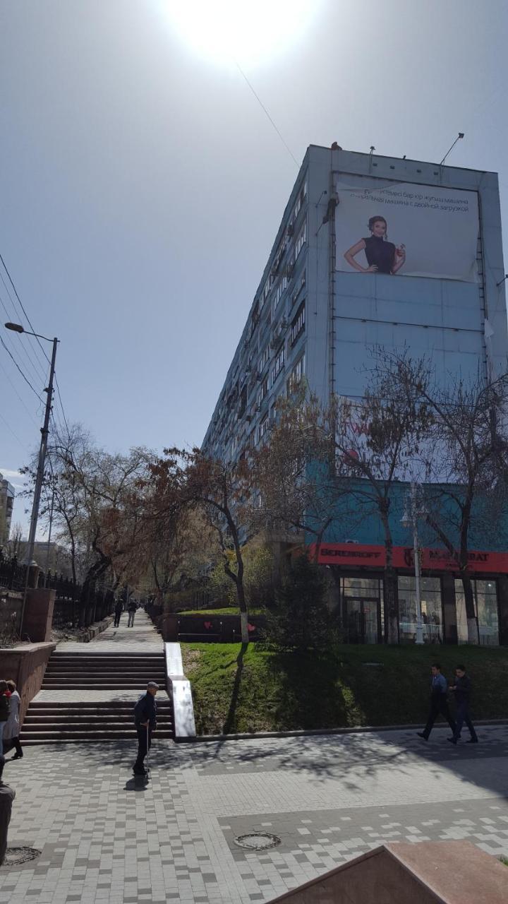 Apartment On Nazarbayeva 77 Almatý Exterior foto